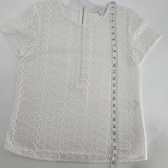 DIANE von Furstenberg Guipure lace scalloped short sleeve top size 4 - Picture 9 of 10